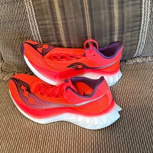 Ladies Saucony Endorphin Pro. Sz 7.5